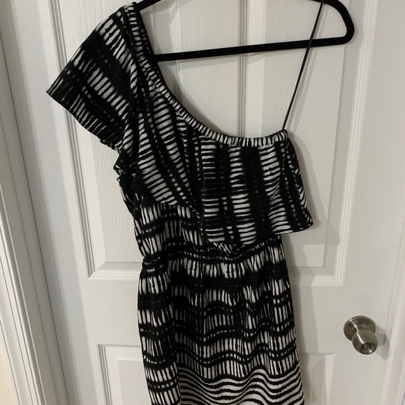 Express Mini Dress Off-shoulder - Picture 1 of 2